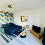 Grand Terrasse Vue Sur Et Parking アパート