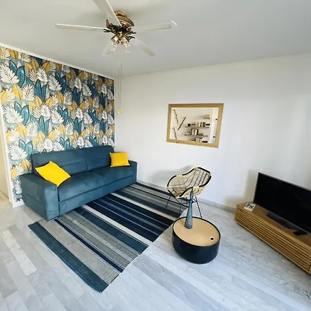 Grand Terrasse Vue Sur Et Parking * アジャクシオ