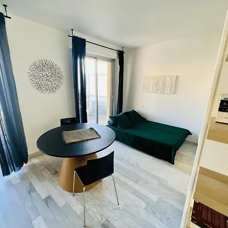 Grand Avec Terrasse Vue Et Parking Appartement *
