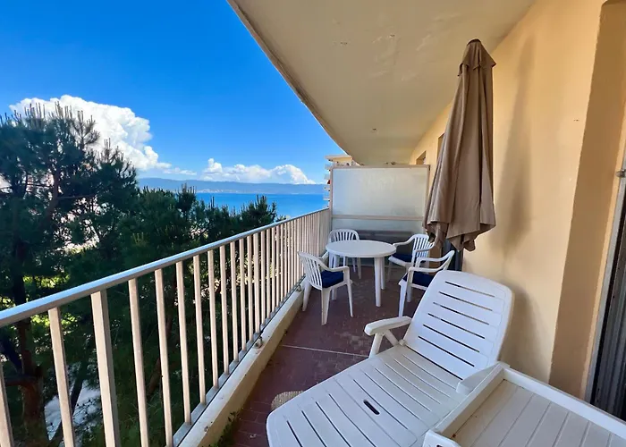 Grand Terrasse Vue Sur Et Parking *