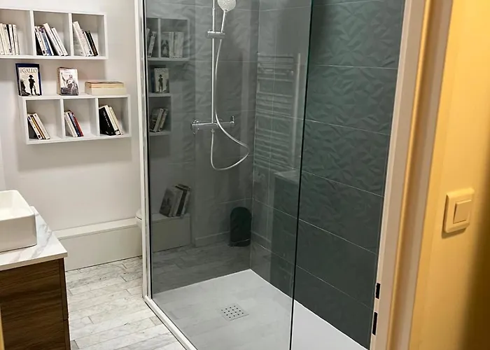 Grand Terrasse Vue Sur Et Parking Ajaccio (Corsica)