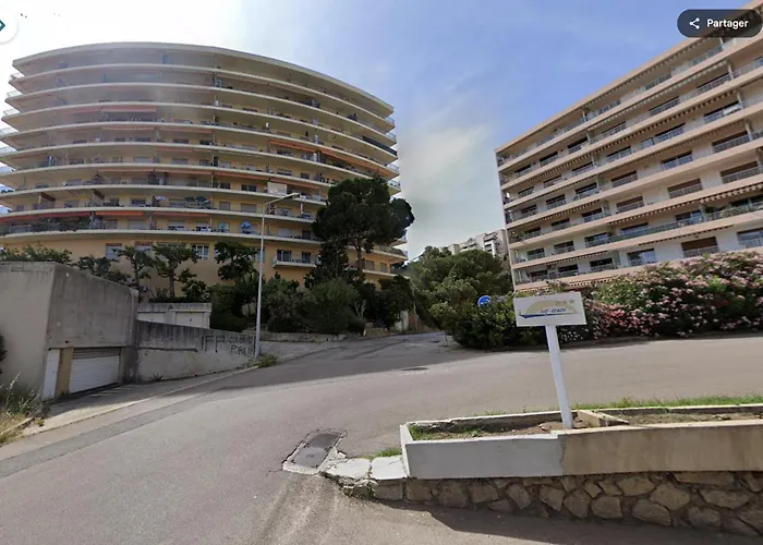 Grand Terrasse Vue Sur Et Parking * Ajaccio (Corsica)